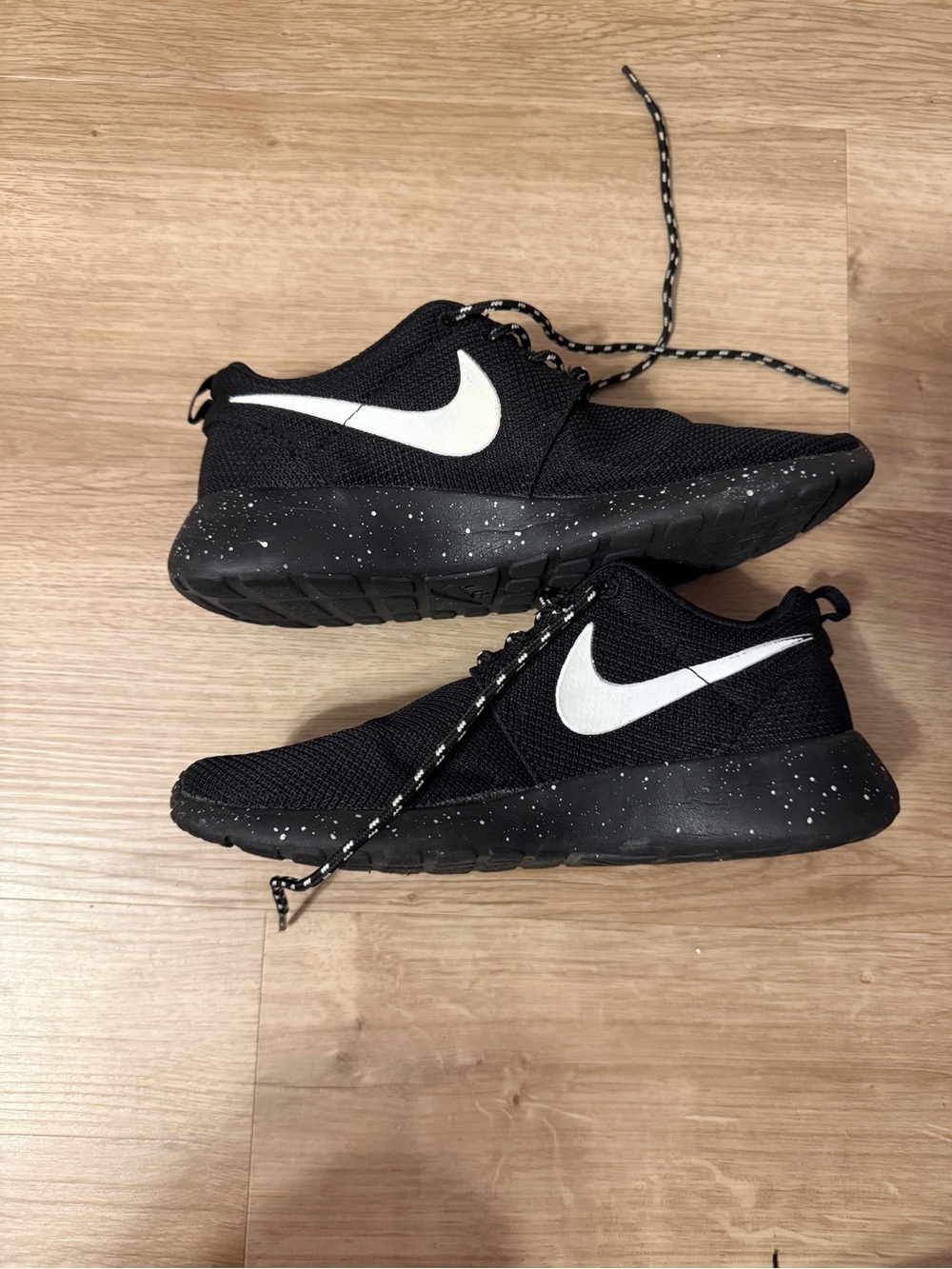 Nike Roshe Run Black Sneakers